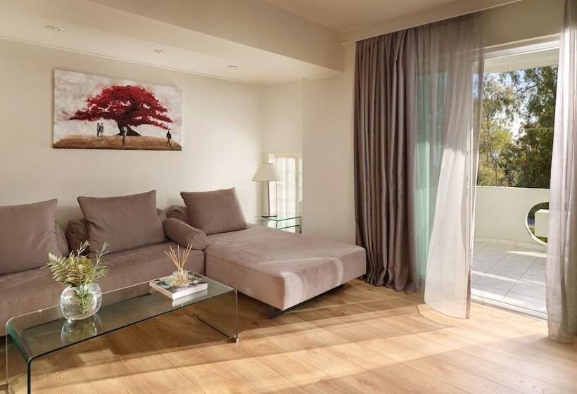 סוויטה משפחתית, Blazer Suites