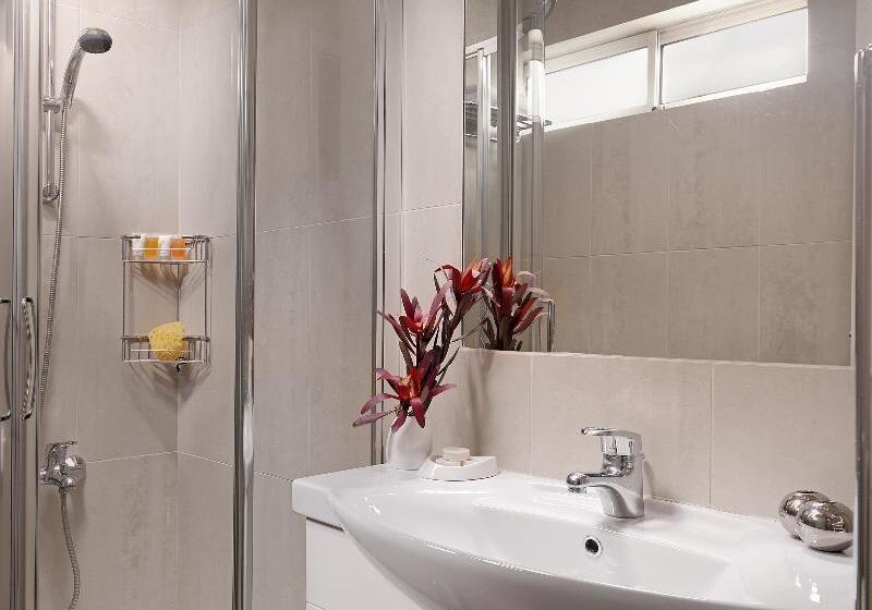 סוויטת ג'וניור, Blazer Suites