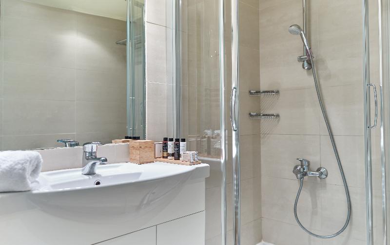 סוויטת ג'וניור, Blazer Suites