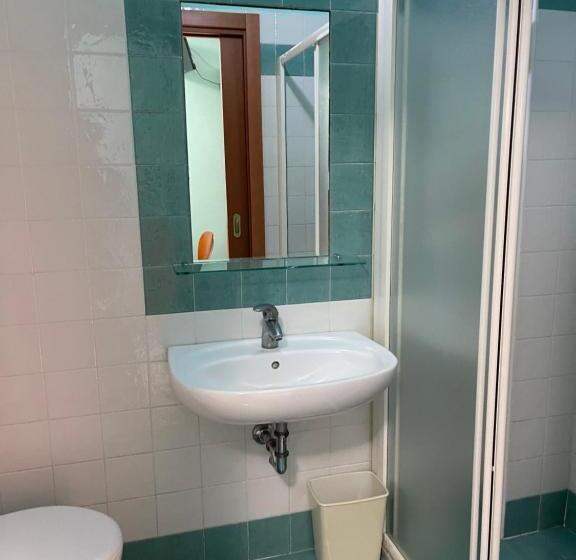 غرفة قياسية فردية, Blue Moon