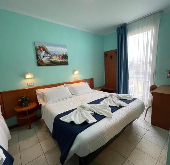 غرفة قياسية ثلاثية, Blue Moon