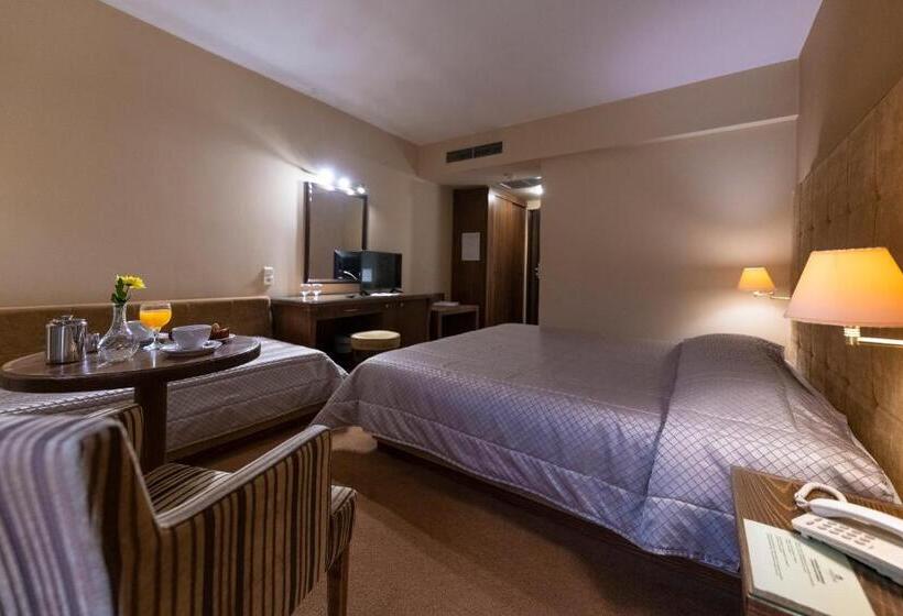 חדר סטנדרט לשלושה, Byzantino