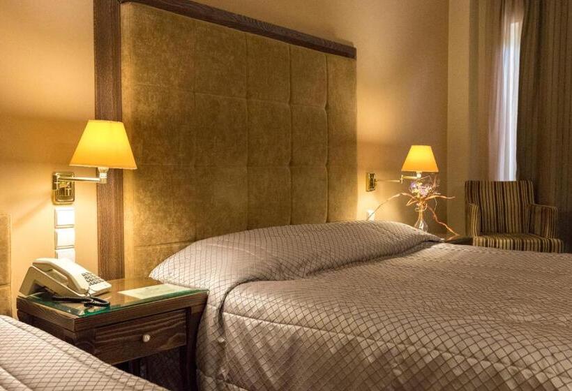 חדר סטנדרט לשלושה, Byzantino