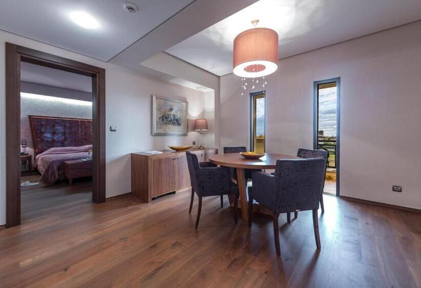 סוויטה אקזקיוטיב, Byzantino