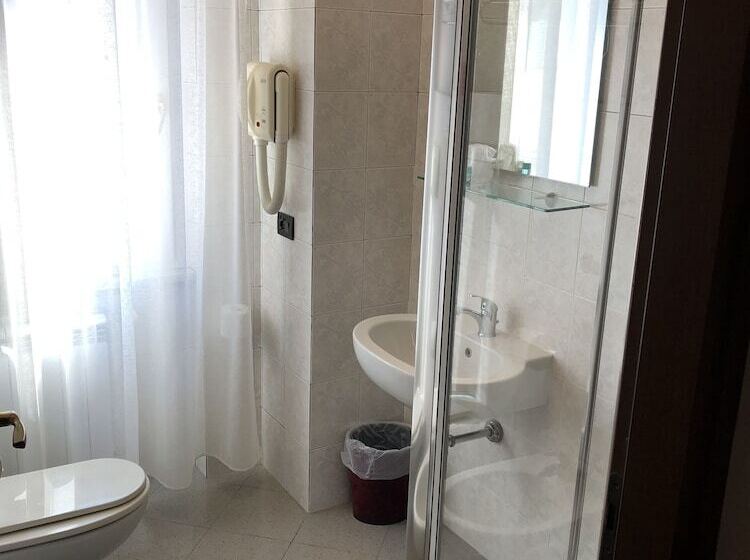 اتاق استاندارد, Di Stefano