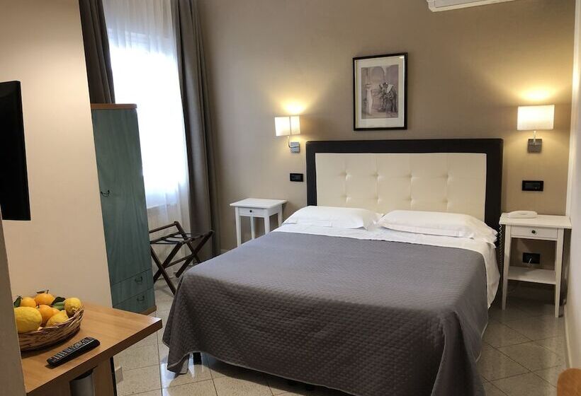 اتاق استاندارد, Di Stefano