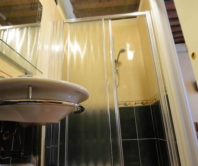 اتاق لوکس, Di Stefano