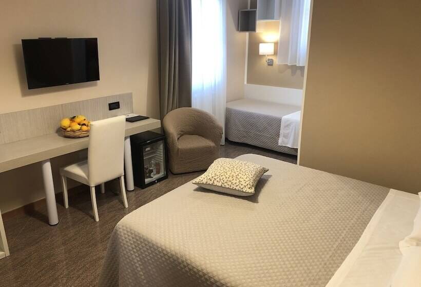 اتاق استاندارد سه نفره, Di Stefano