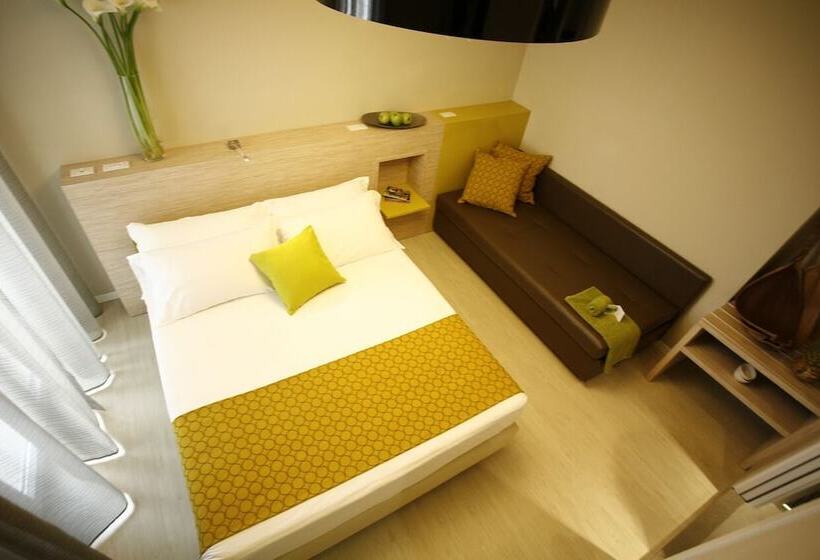 高级三人间, Dory