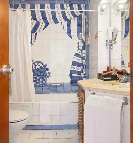 2 Bedroom Deluxe Apartment Sea View, Grand Muthu Oura View Beach Club