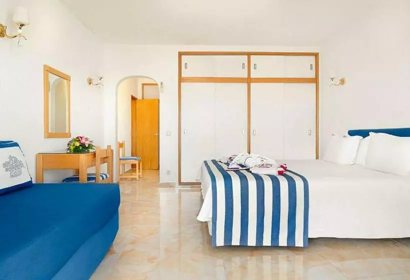 2 Bedroom Deluxe Apartment Sea View, Grand Muthu Oura View Beach Club