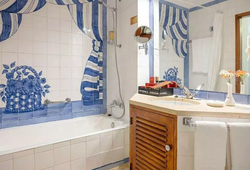 2 Bedroom Deluxe Apartment Sea View, Grand Muthu Oura View Beach Club