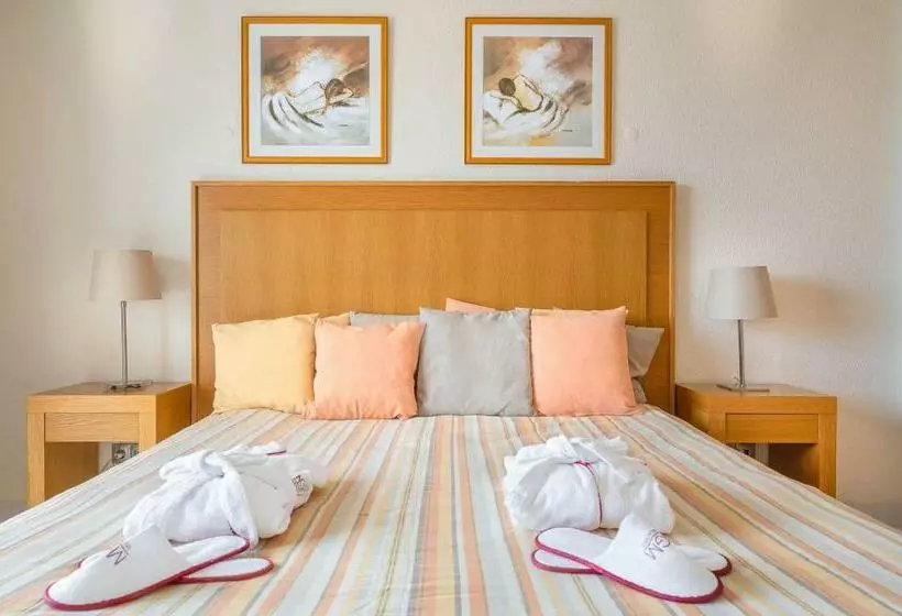 2 Bedroom Deluxe Apartment Sea View, Grand Muthu Oura View Beach Club