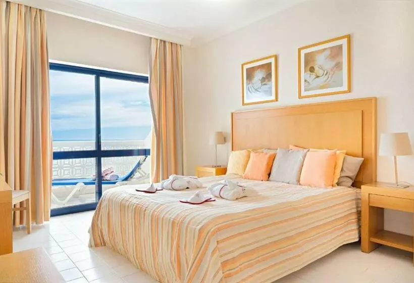 2 Bedroom Deluxe Apartment Sea View, Grand Muthu Oura View Beach Club