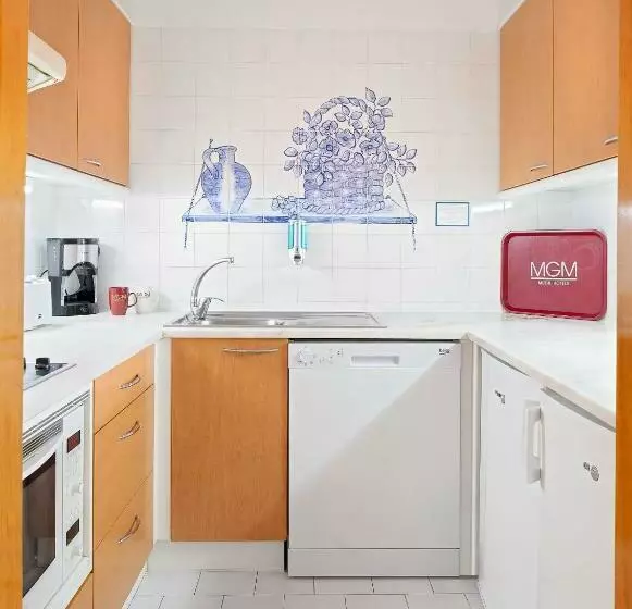 2 Bedroom Deluxe Apartment Sea View, Grand Muthu Oura View Beach Club