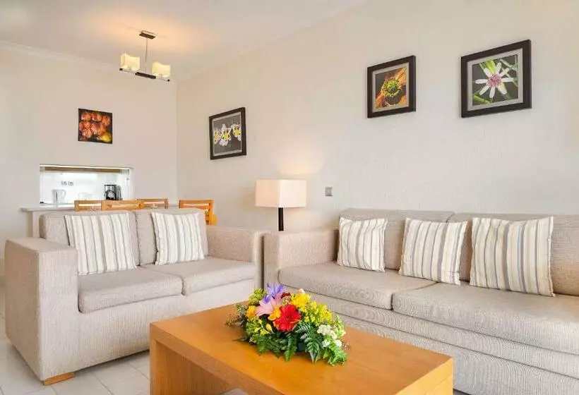 2 Bedroom Deluxe Apartment Sea View, Grand Muthu Oura View Beach Club