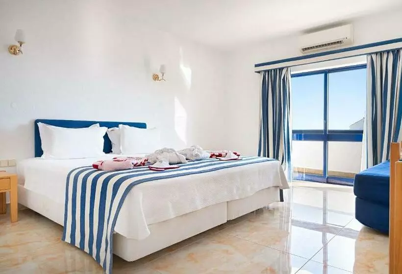 2 Bedroom Deluxe Apartment Sea View, Grand Muthu Oura View Beach Club