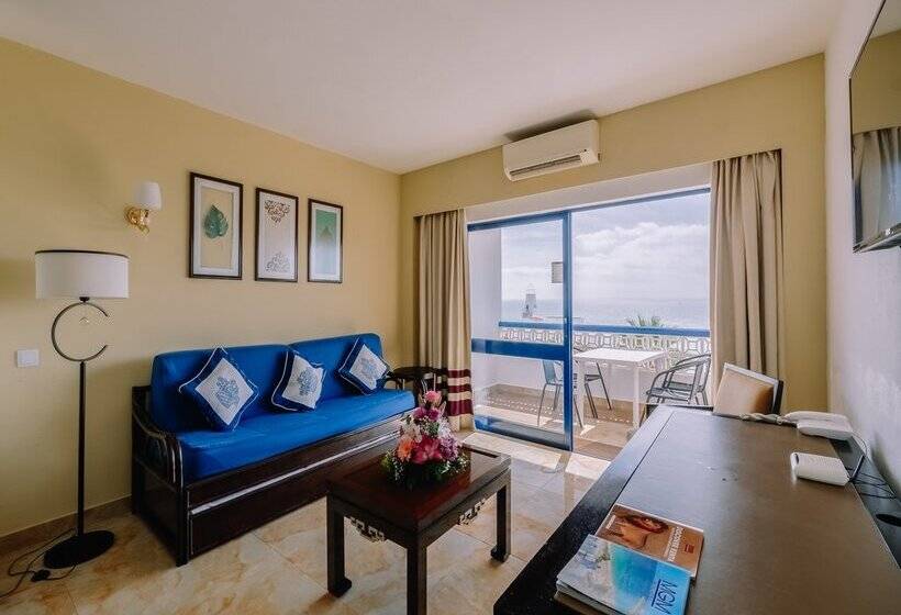 Апартаменты Deluxe 1 Спальня, Grand Muthu Oura View Beach Club