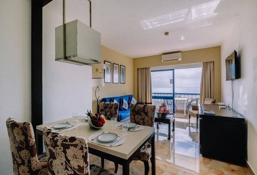 Апартаменты Deluxe 1 Спальня, Grand Muthu Oura View Beach Club