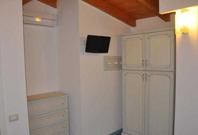 标准工作室, Green Village Resort