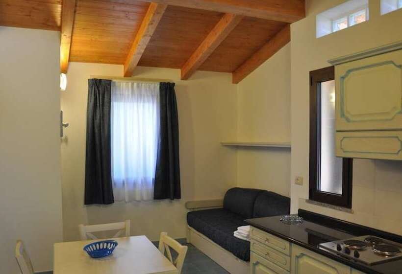 标准工作室, Green Village Resort