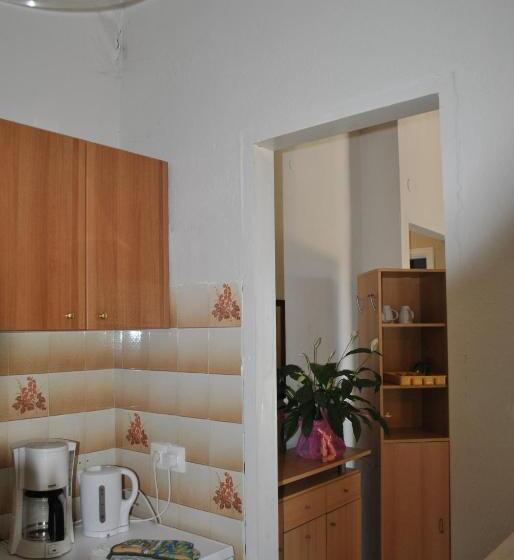 스탠다드 스튜디오, Helios Splendid