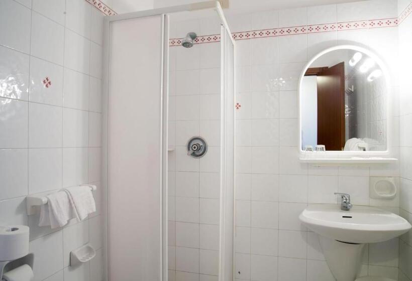 Номер Стандарт, Internazionale