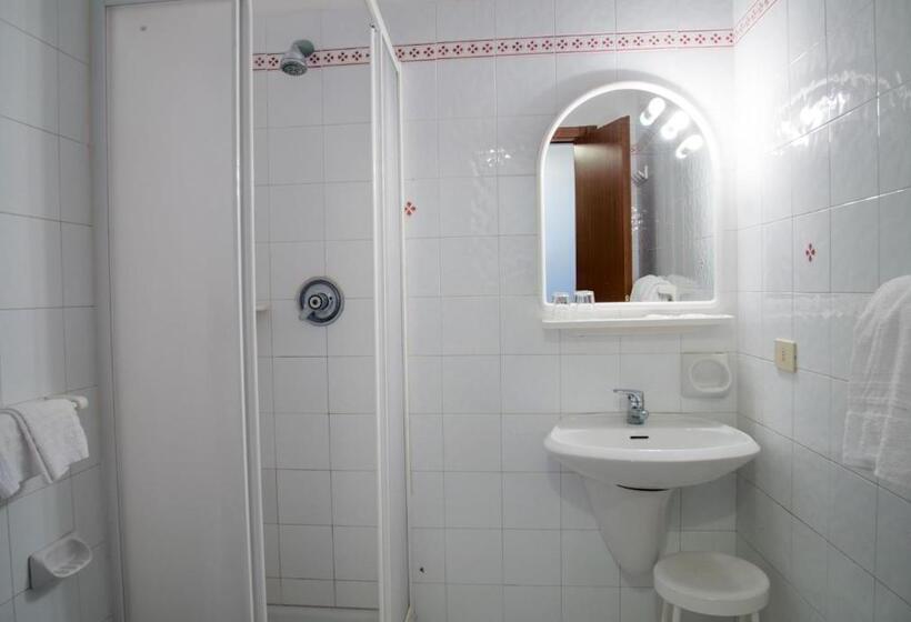 Номер Стандарт Панорамный Вид, Internazionale