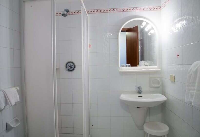 Четырехместный Номер Economy, Internazionale