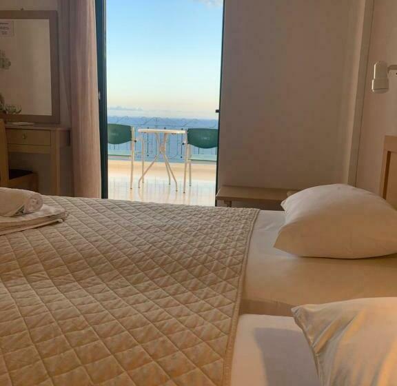 סטודיו סטנדרטי נוף לים, Iro