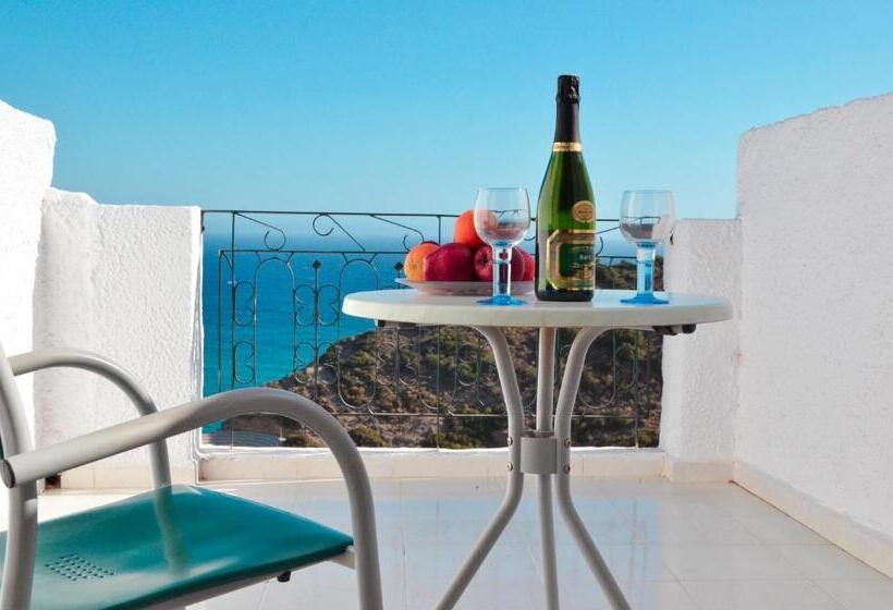 חדר סטנדרט נוף לים, Iro