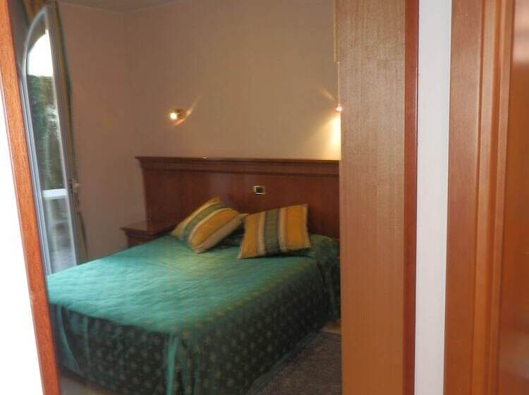 スタンダードルーム, Jean Marie