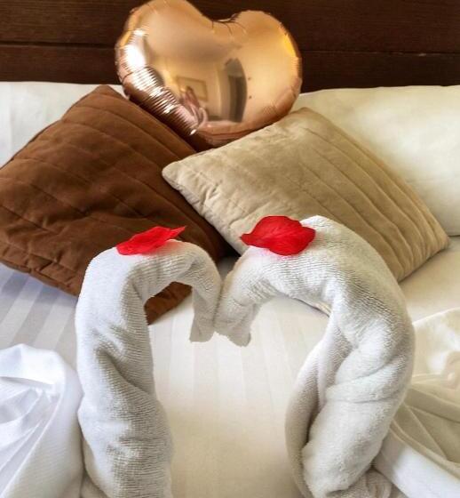 オーシャンビュースタンダードルーム, La Lucertola