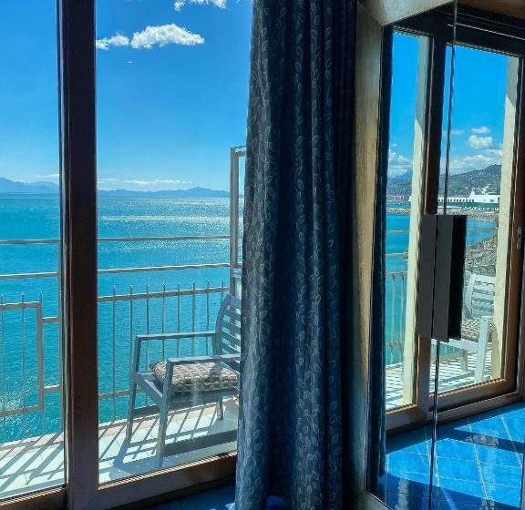 オーシャンビュースーペリアールーム, La Lucertola