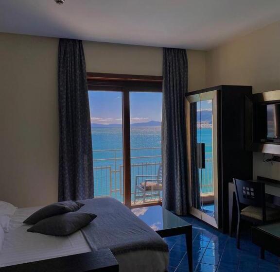 オーシャンビュースーペリアールーム, La Lucertola