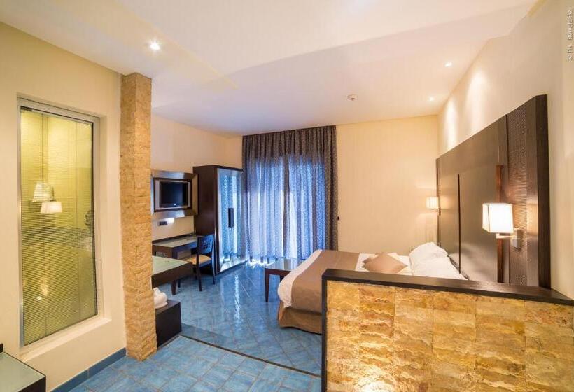 オーシャンビュースーペリアールーム, La Lucertola