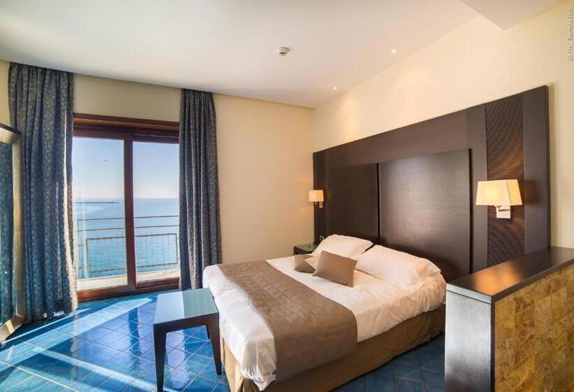 オーシャンビュースーペリアールーム, La Lucertola