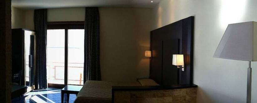 オーシャンビュースタンダードルーム, La Lucertola