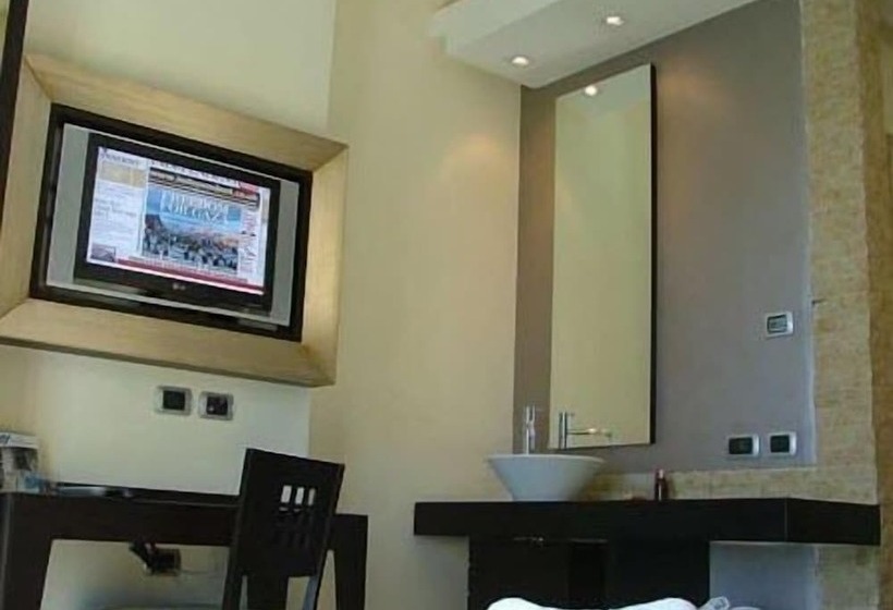 スタンダードトリプルルーム, La Lucertola