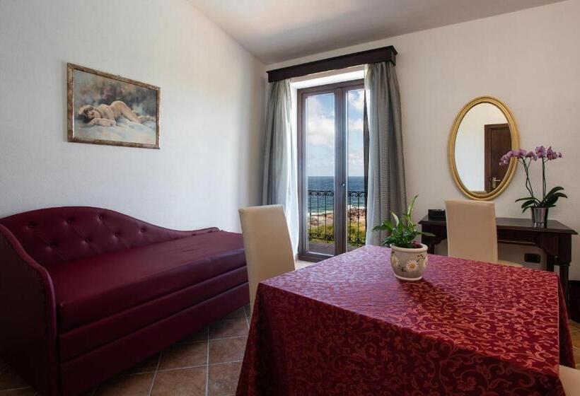 جناح جونيور مطلّ علي البحر, Lido Degli Spagnoli