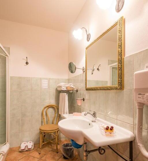 جناح جونيور مطلّ علي البحر, Lido Degli Spagnoli