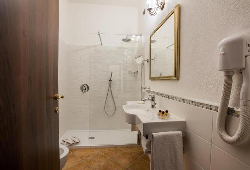 جناح جونيور, Lido Degli Spagnoli