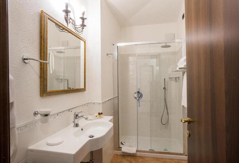 جناح, Lido Degli Spagnoli