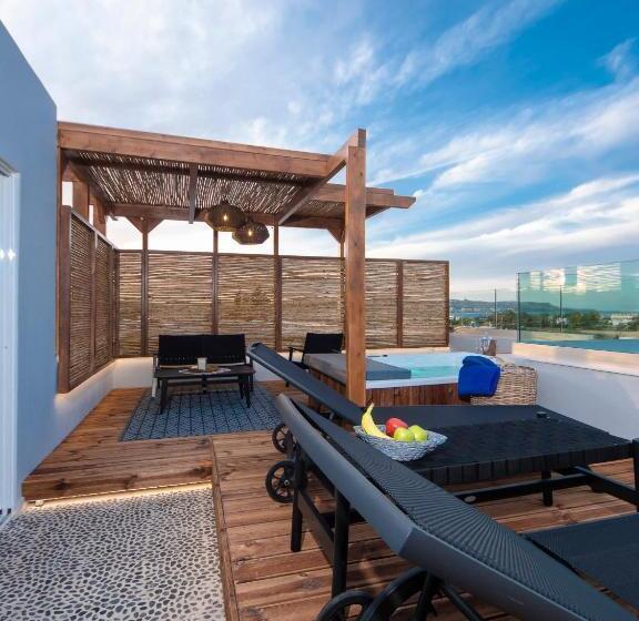 סוויטת ג'וניור נוף לים, Lymberia