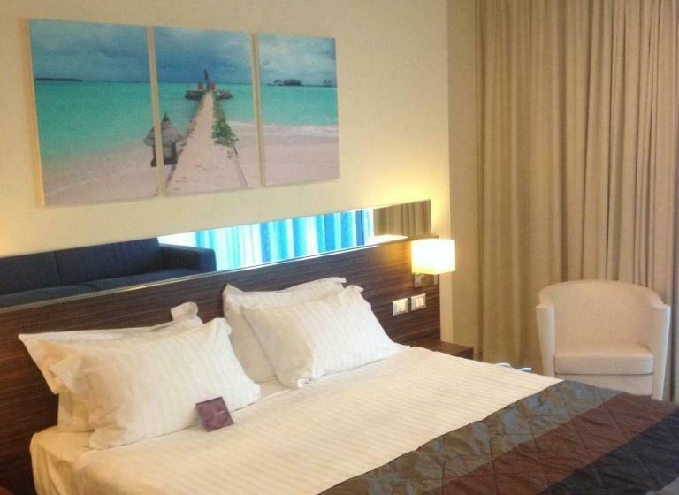 اتاق پرستیژ با چشم‌انداز دریا, Mercure Rimini Lungomare