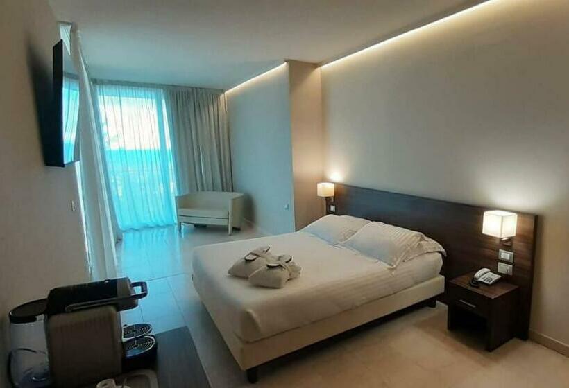 اتاق پرستیژ با چشم‌انداز دریا, Mercure Rimini Lungomare