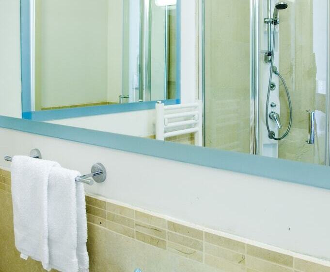 اتاق پرستیژ با چشم‌انداز دریا, Mercure Rimini Lungomare