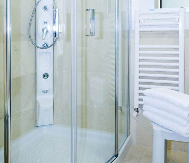 اتاق پرستیژ با چشم‌انداز دریا, Mercure Rimini Lungomare