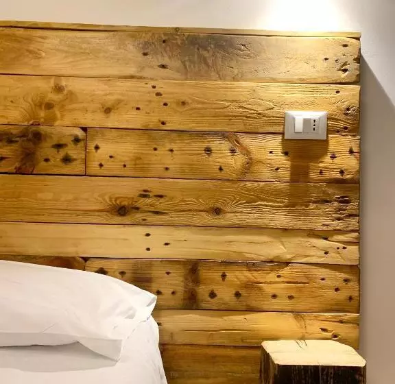 Economy Triple Room, Nizza Creative