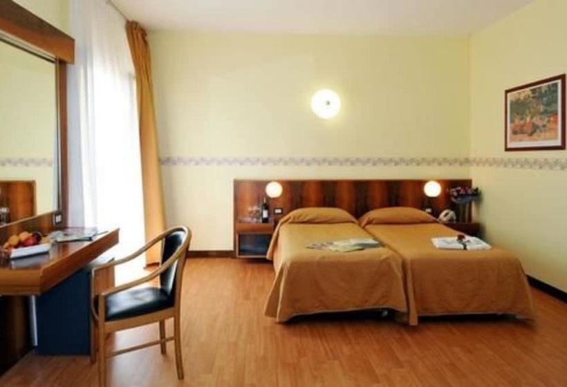 Номер Стандарт, Park Hotel Jolanda